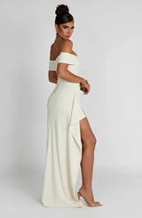 Noite Glamour — Vestido Maxi de Luxo