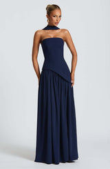 Sofisticação Pura — Vestido Longo