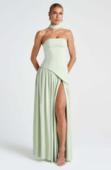 Sofisticação Pura — Vestido Longo