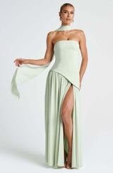 Sofisticação Pura — Vestido Longo
